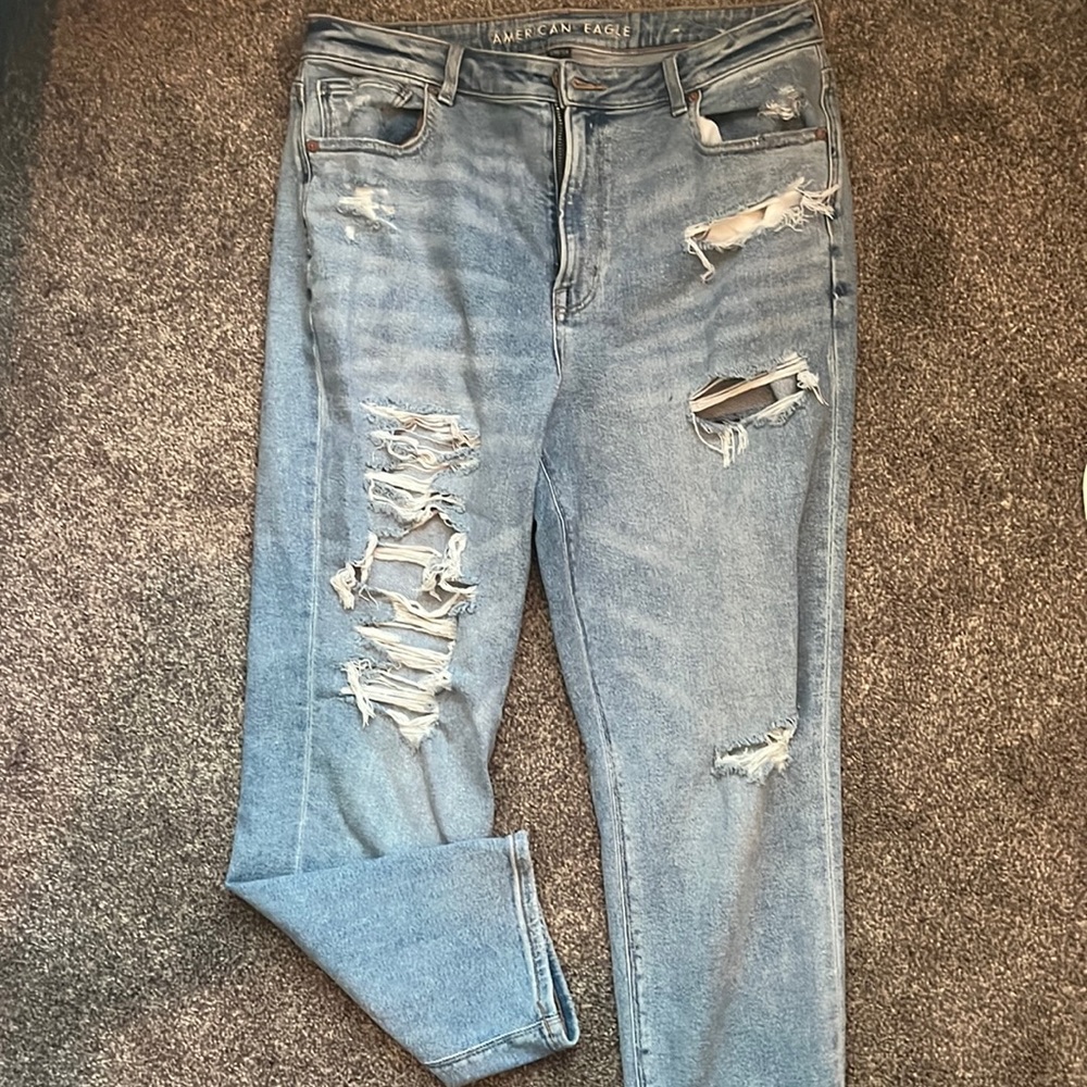 American Eagle Stretch Mom Jeans (Short)